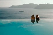 REF GRECE BLEUE 12 – Dans la piscine, île de Santorin